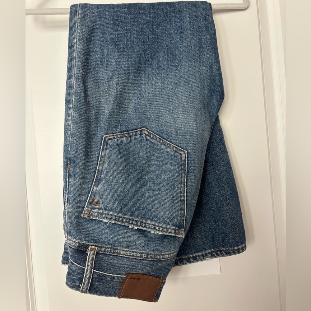 Madewell Mom Jean in Medium Wash